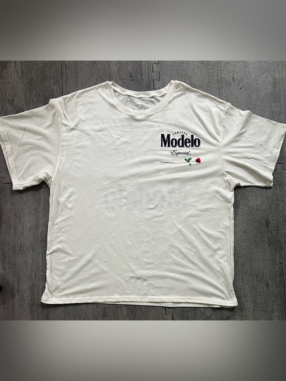 Modelo Especial Cerveza Fighting Spirit Breweriana Graphic T-Shirt White
